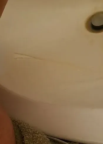 Ich Pisse einfach mal in das Waschbecken..........