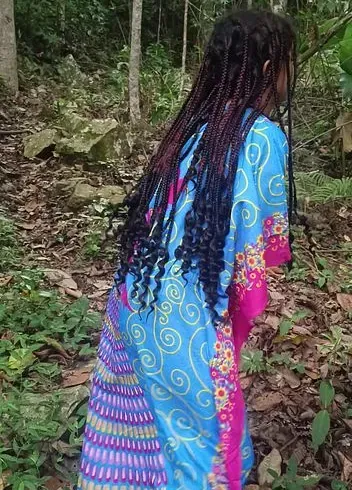 Ich kann dem Drang nicht widerstehen und pinkle in der Öffentlichkeit