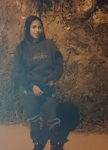 mitten in der Nacht in der Öffentlichkeit pinkeln