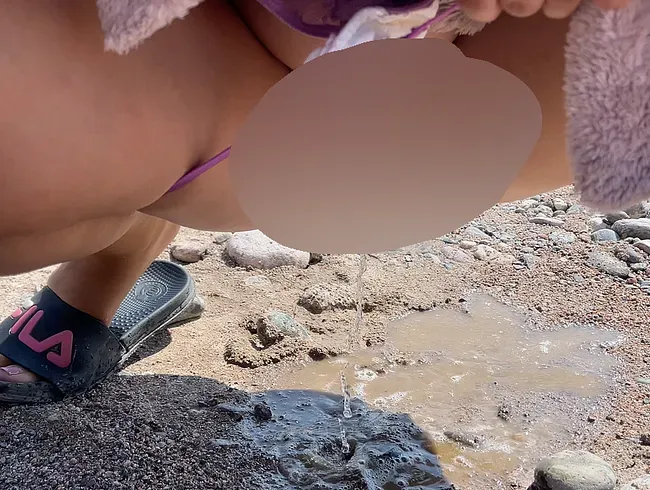 Eine Zusammenstellung von öffentlichem Pissing und Creampies in der Natur! Roadtrip!