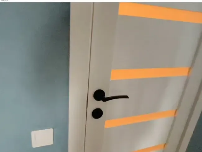 Harter Analsex und Pissen im Badezimmer eines Teenager-Mädchens