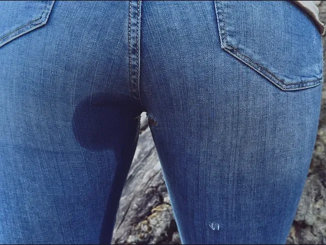 USERWUNSCH!! Ich PISS mir draußen in die Hose, konnte es nicht mehr aushalten!