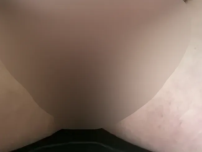 Ich piss hemmungslos auf meinen Stuhl im Homeoffice!