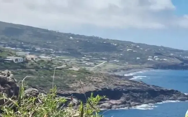 Outdoor: pinkeln vor schöner Aussicht