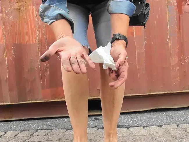 mal eben schnell die hände waschen-))))