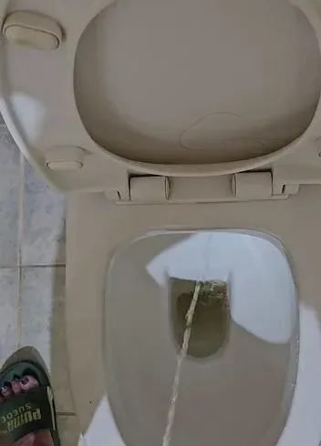 Ich muss mal eben einen weitern Strahl lassen. Mund auf.