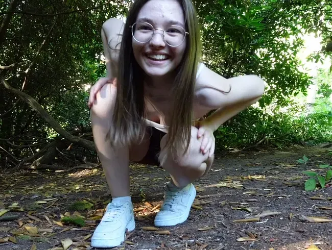 Outdoor Pissen im Wald!