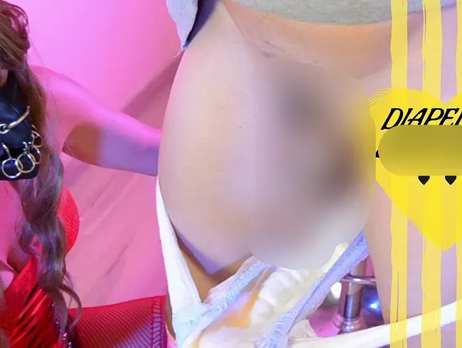 STRAPON und PISS-EINLAUF für WINDELNDEN SISSY-Ehemann