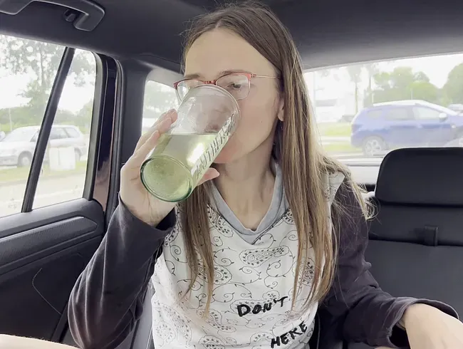 Schnell mal im Auto gepisst