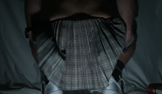 Sissy´s Eier unter druck! Erst tropft das Sperma dann Pisse ich auf DICH! **2 CAMS**