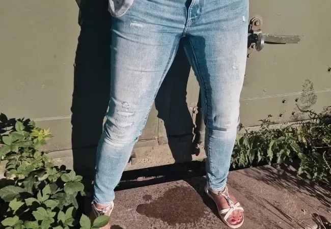 Upps, es ging wohl in die Hose - Jeans Vollgepisst