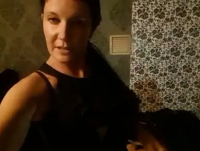 Privates Sextape mit dunklen Haaren