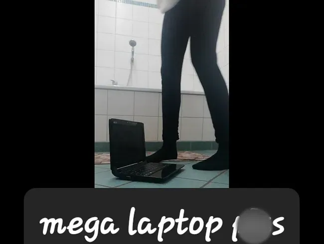 Mega Laptop piss