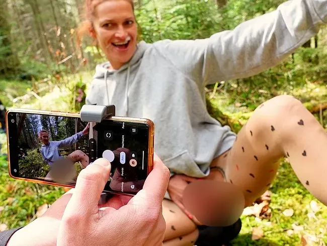 WTF!?! Wald Fotoshooting eskaliert! Bin ich wirklich sooo schwanzgeil? Fotograf blank abgefickt!