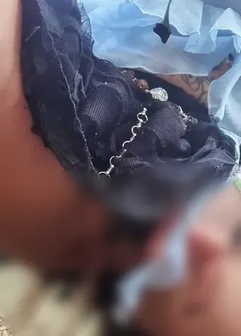 Goth P*ssfee - P*SST bei Wanderung neben die Straße OUTDOOR WALD