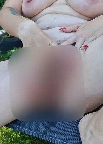 Kurz angepisst und dann gefingert