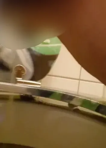 POV : NS-Queen pisst in deinen Mund