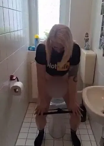Pinkel Video 2.0 !! Schau zu wie ich pipi mache !!