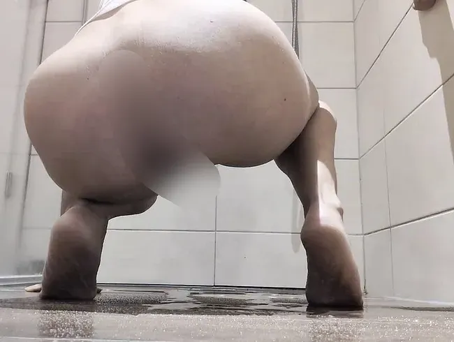 NS! Für meine NS Liebhaber habe ich mir was ganz besonderes ausgedacht! Golden shower :-*