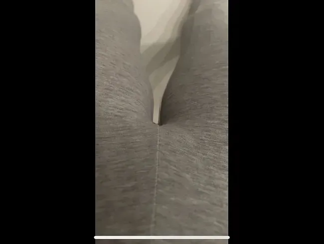 Das erste mal in die leggins gepisst