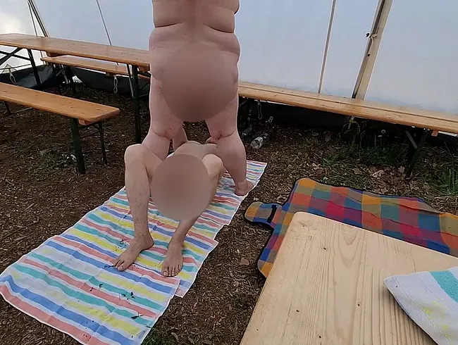 Golden Shower im Zelt (49)