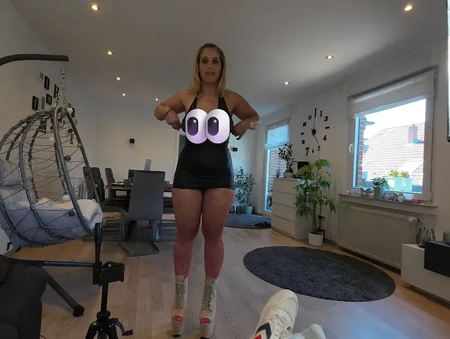 MILF reitet in Extreme Heels dicken Schwanz DANACH ANGEPISST im PLANTSCHBECKEN