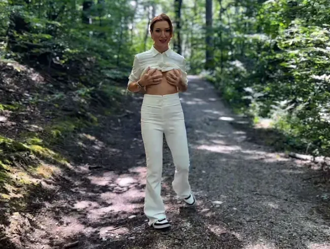 Ich Pisste Mir Im Wald Die Weiße Hose Voll… Und War So Heiß!