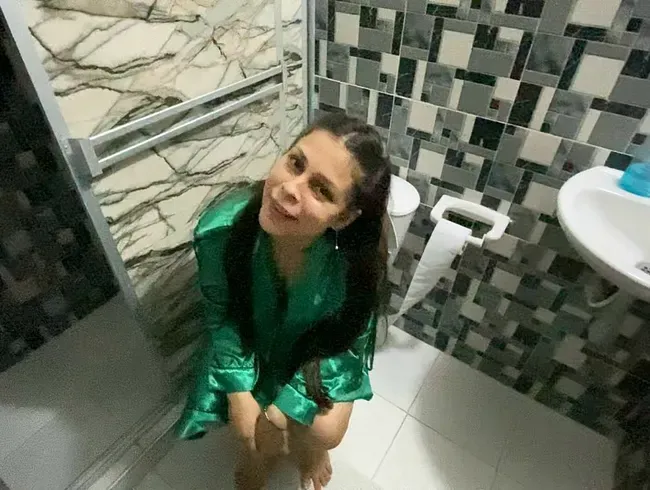 Sie möchte wissen, ob mein Urin reichhaltiger ist als mein Sperma Teil 1