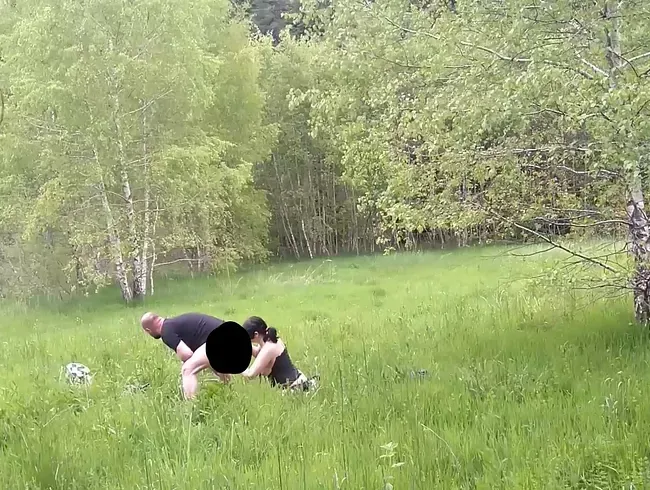 Ich liebe es, draußen gedemütigt zu werden