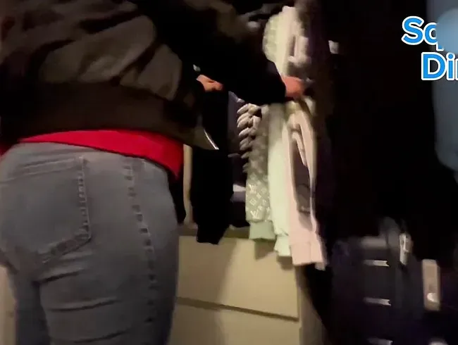 Beim shoppen einfach in meine Hose gepisst, Ich konnte es nicht mehr einhalten.