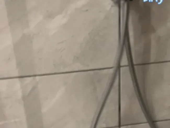 Einfach mal im Badezimmer ein wenig rumgepisst