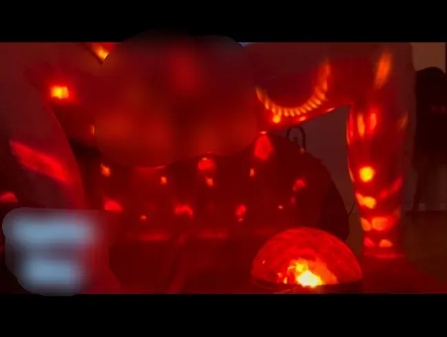 Funny Redlight Piss - Mein geiler Strahl über die Discokugel