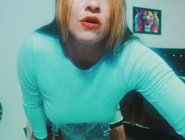 Schluck meinen Urin, haarige Muschi, pisse Natursekt ins Gesicht