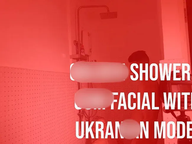 Goldener Regen und anschließend Gesichtsspritzer mit einem anderen frechen ukrainischen Model in Berlin