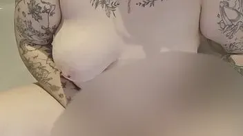 In der Dusche Pinkeln