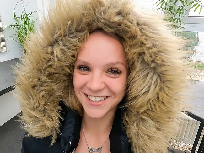 Zum ersten Mal vor der Kamera gepisst