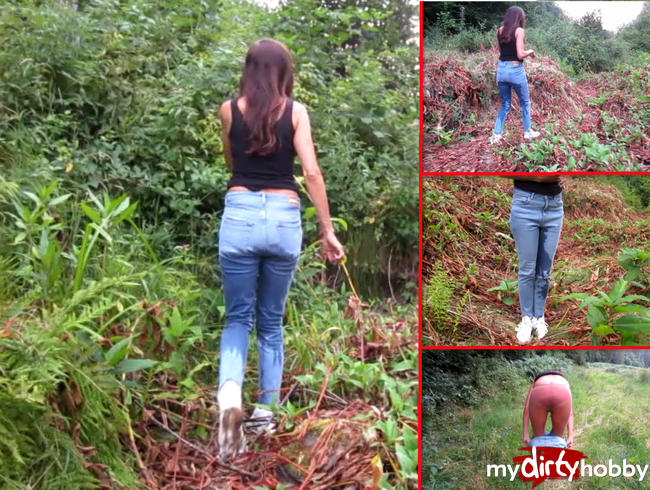 Natursekt-Spaziergang in der Natur - Piss in Jeans im Wald
