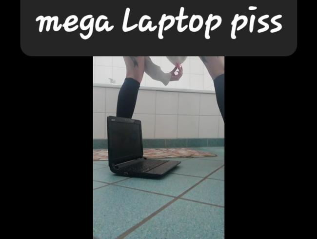 Mega Laptop piss